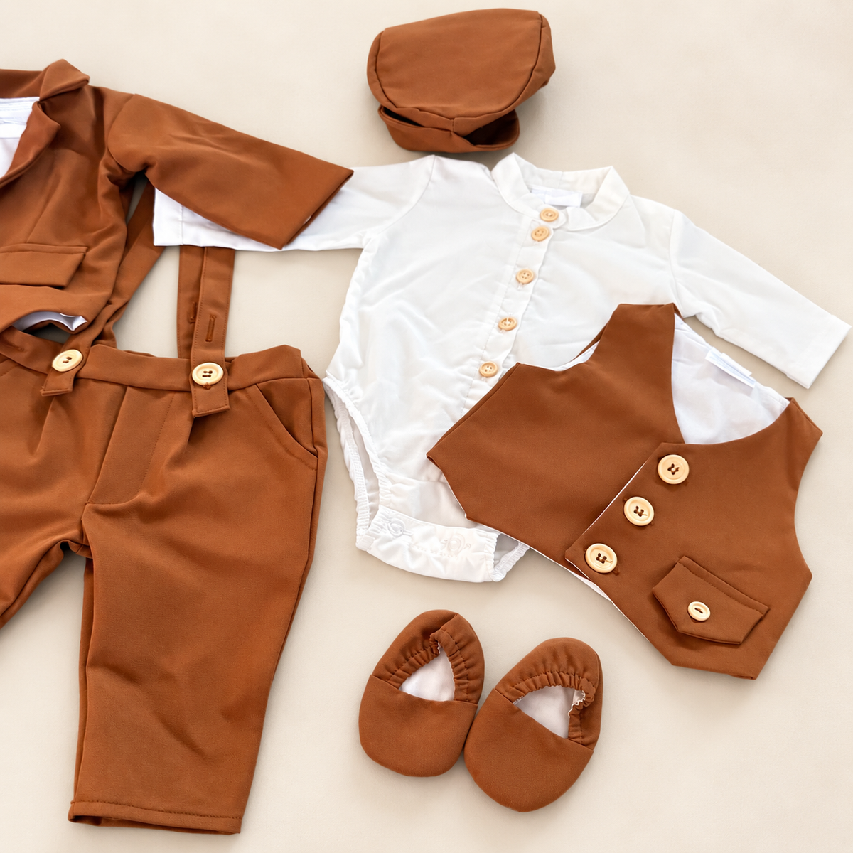 Costum botez din stofa bumbac maro - 7 piese
